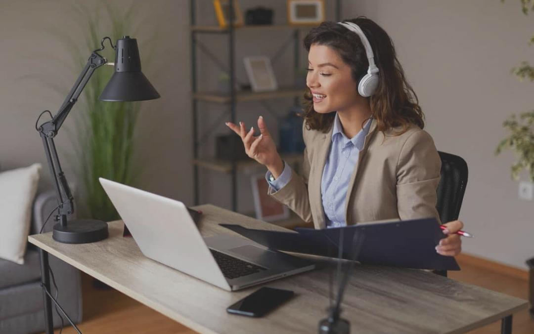 Motion graphics overlay effect example